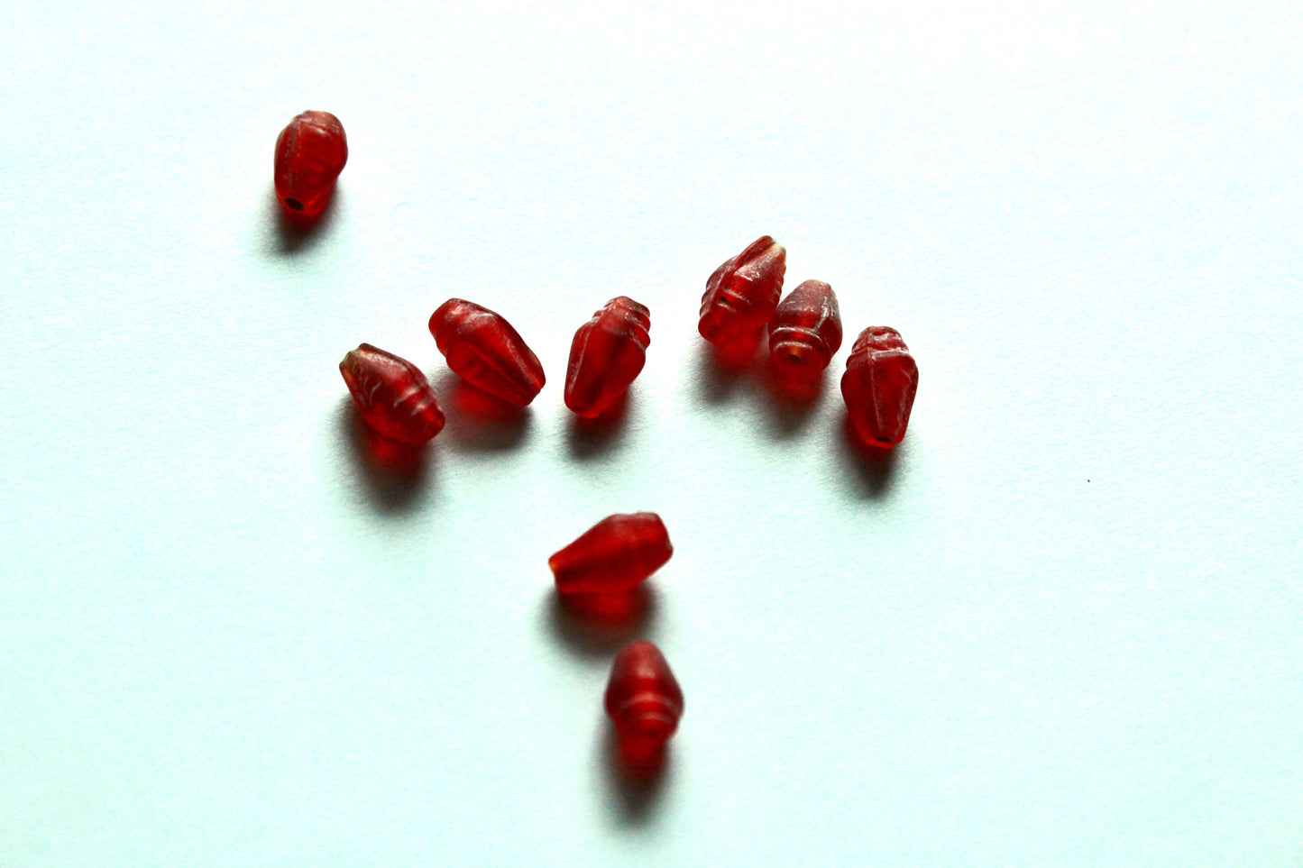 36 Pcs Red Glass Beads, Shell Design, 11x7mm, 1.5mm Hole, Vintage