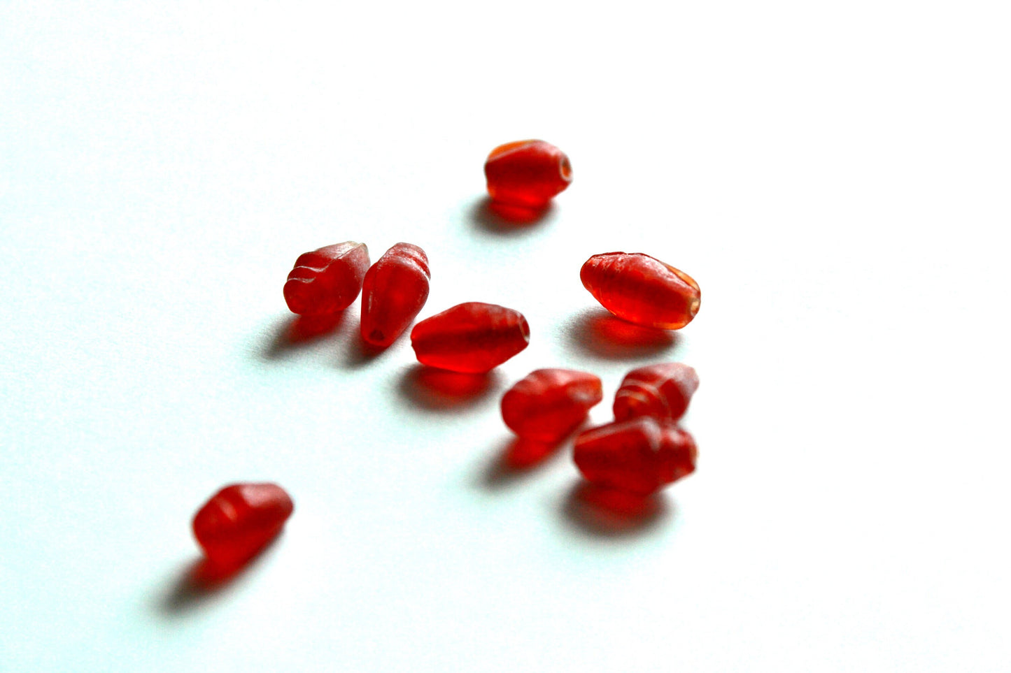 36 Pcs Red Glass Beads, Shell Design, 11x7mm, 1.5mm Hole, Vintage