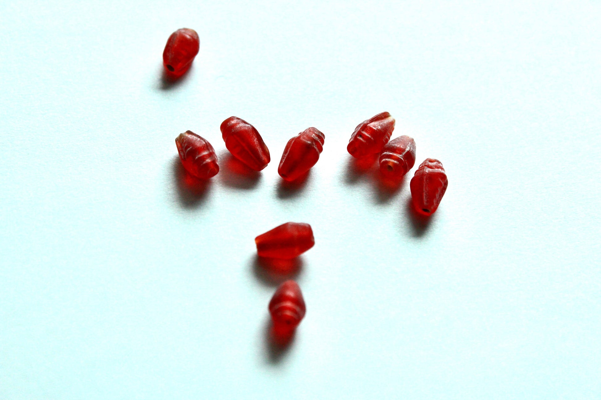 36 Pcs Red Glass Beads, Shell Design, 11x7mm, 1.5mm Hole, Vintage